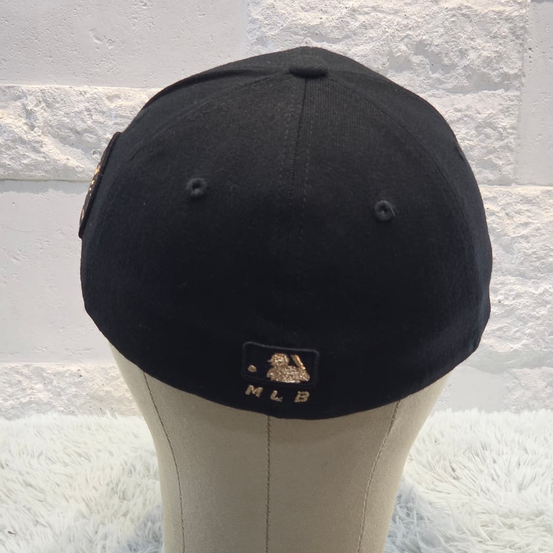 p3-1:MLB 뉴욕 양키스 블랙 골드 볼캡(54-55) 상품이미지5