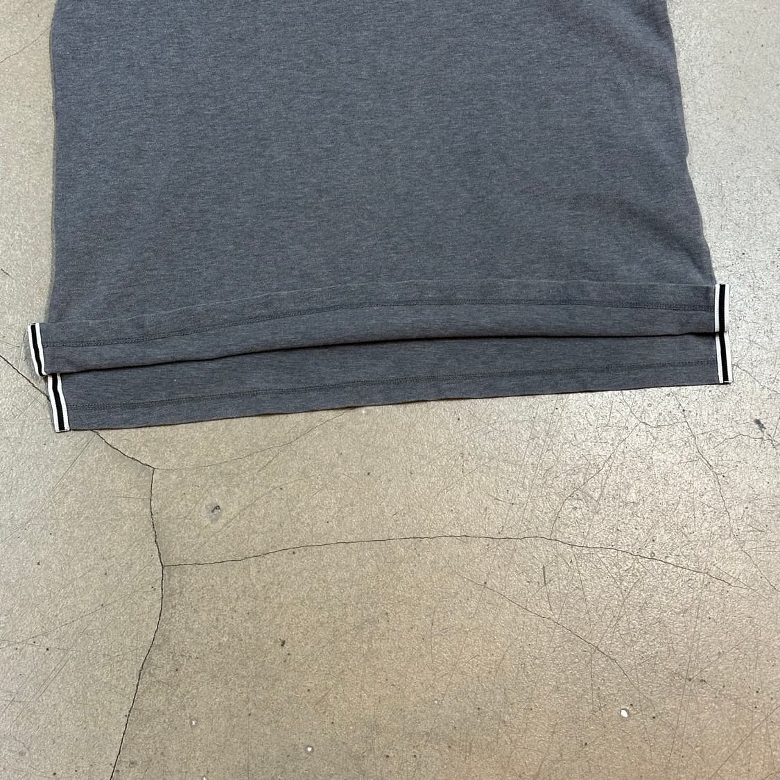 L 스톤아일랜드 슬림핏 그레이 반팔 카라티 상품이미지5