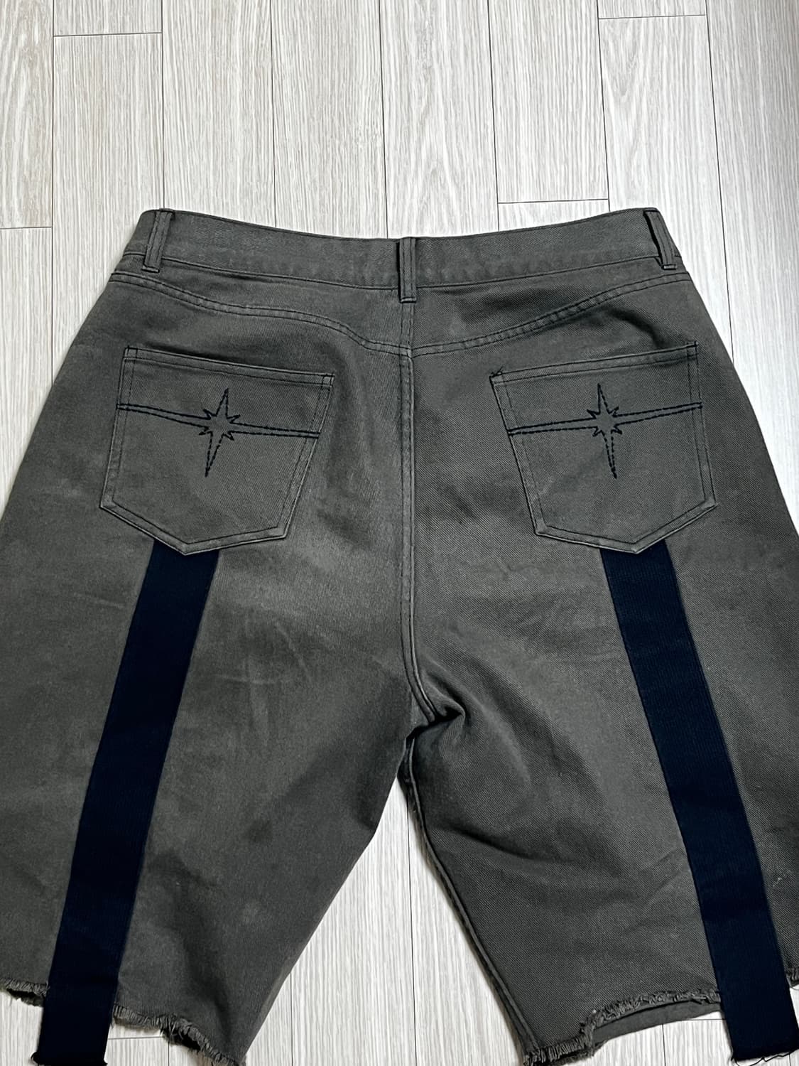 틸던 아일릿 팬츠 팝니다! 상품이미지3