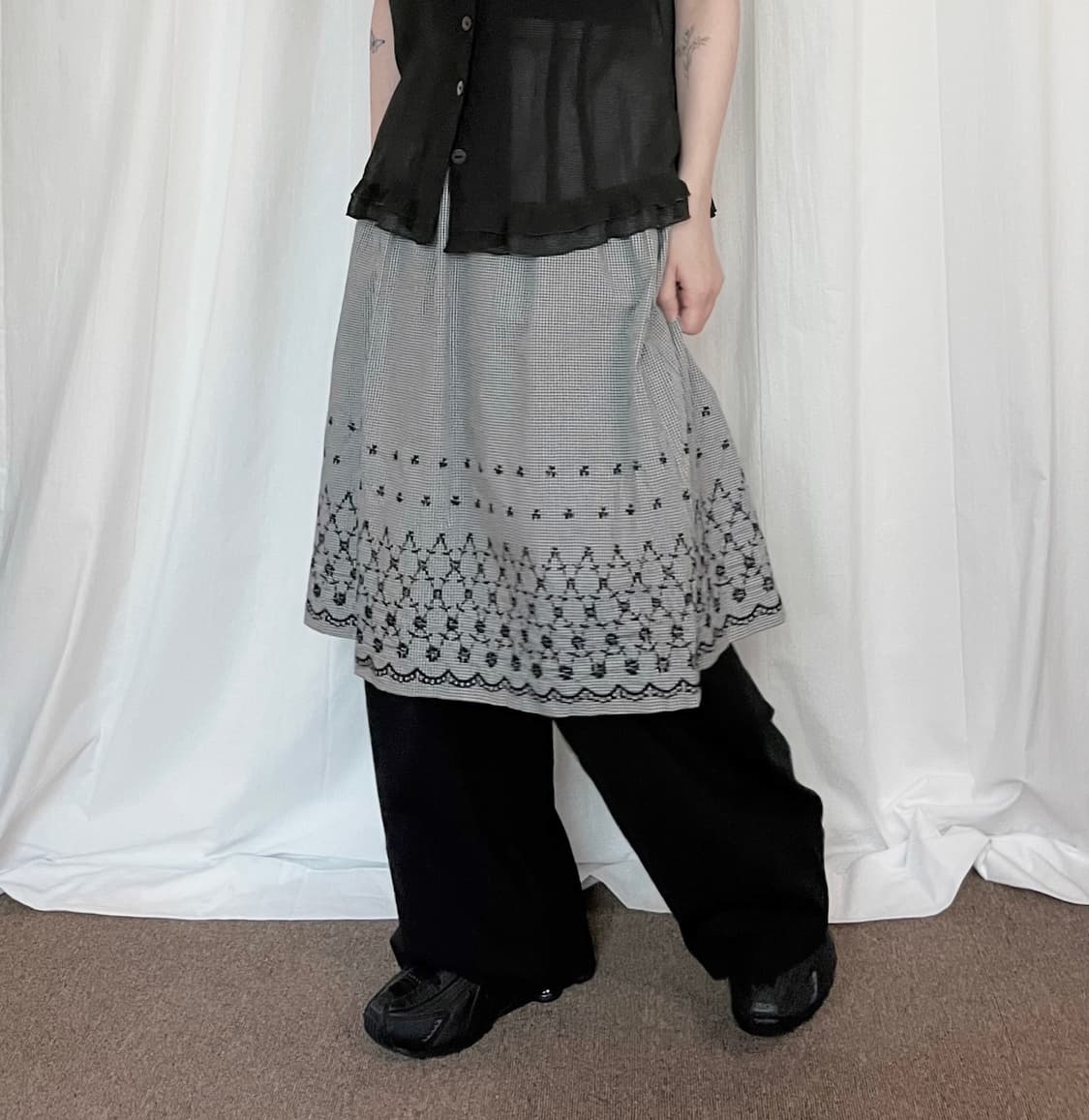 Gingham Midi Skirt - Black 상품이미지1