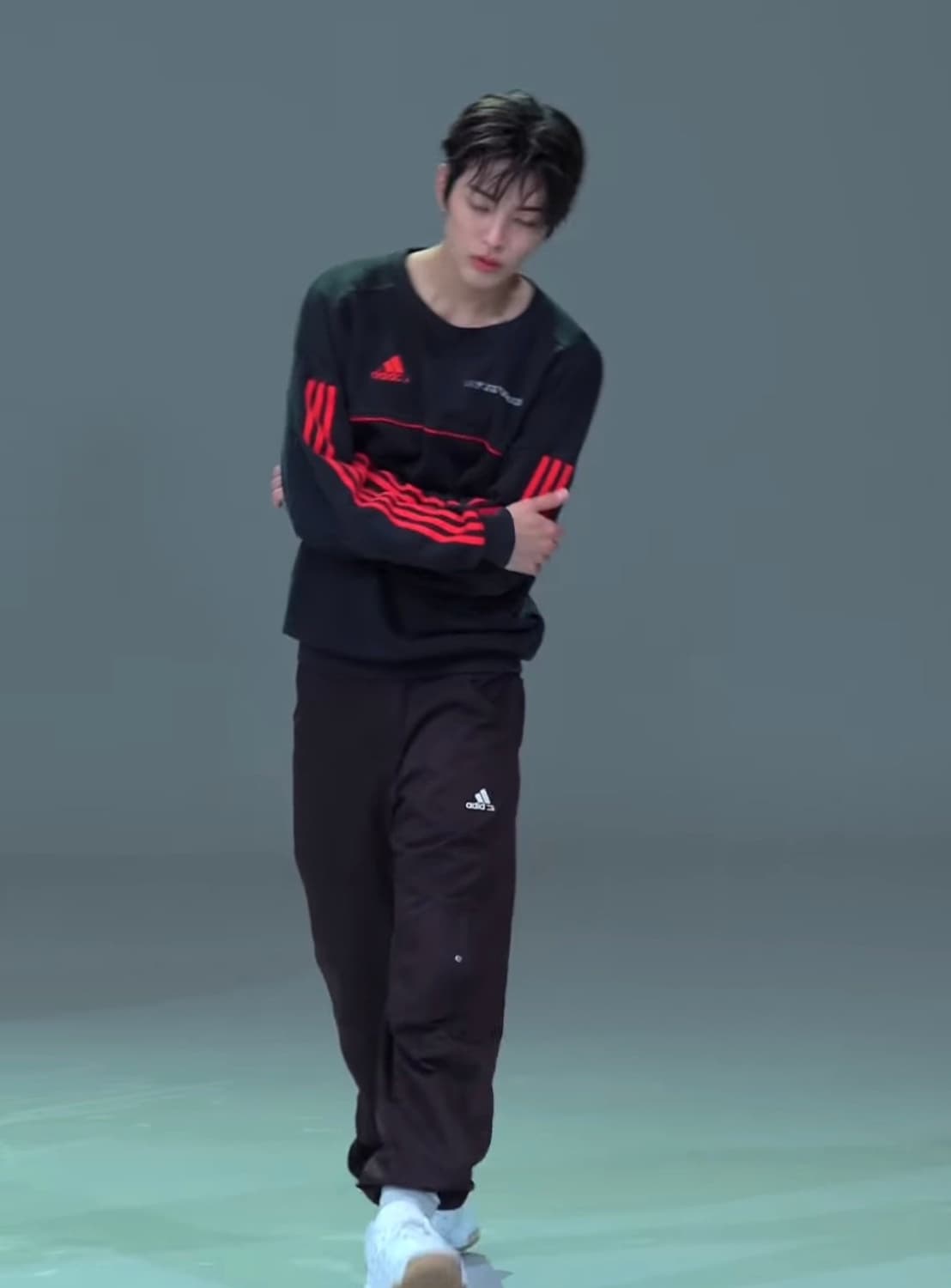 아디다스 고샤루브친스키 크루넥 XL 상품이미지1