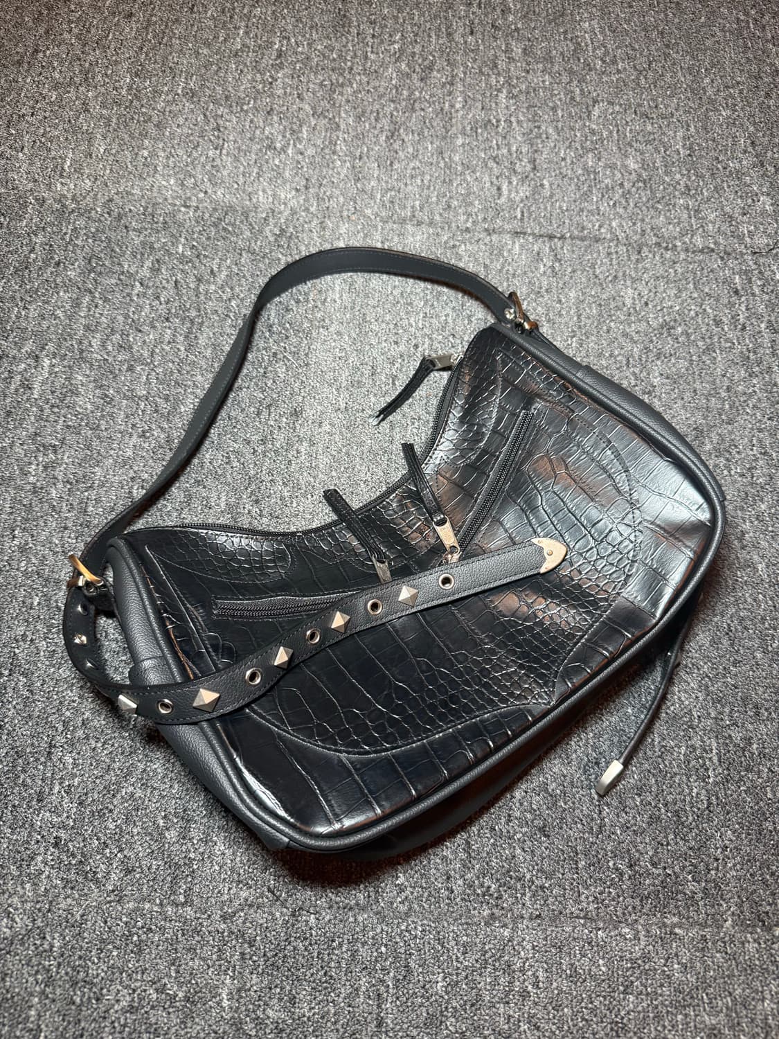 이우가마카라스 웨스턴 백 studded western bag 상품이미지2