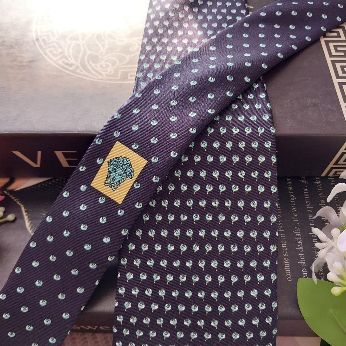 베르사체 실크 메두사 플라워 넥타이 8.9cm A+등급 K1852 상품이미지4