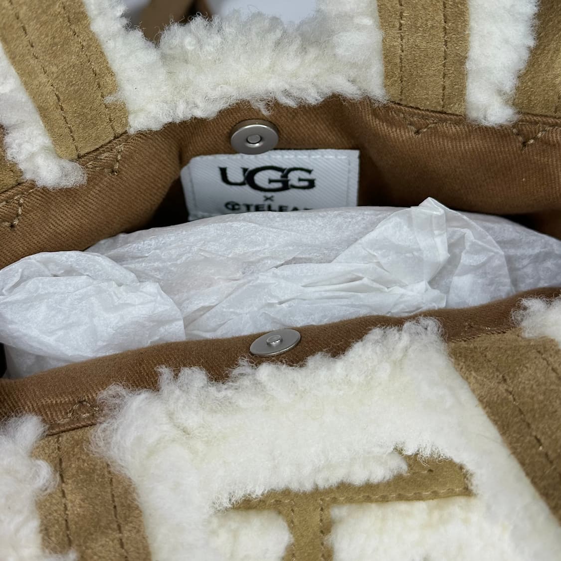 텔파 X 어그 리버스 스몰 백 상품이미지7