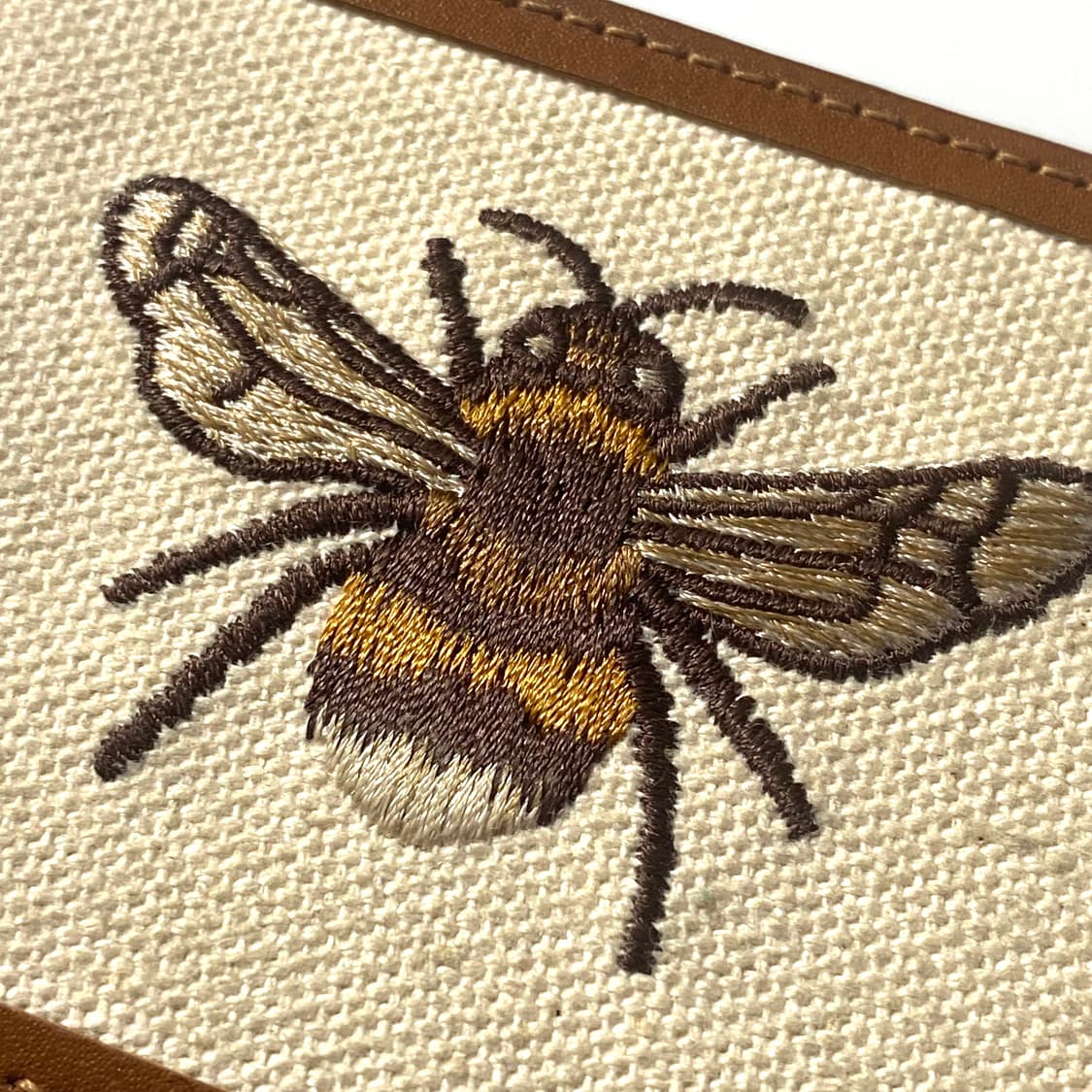 [정품] 와일드브릭스 허니비 카드지갑 상품이미지2