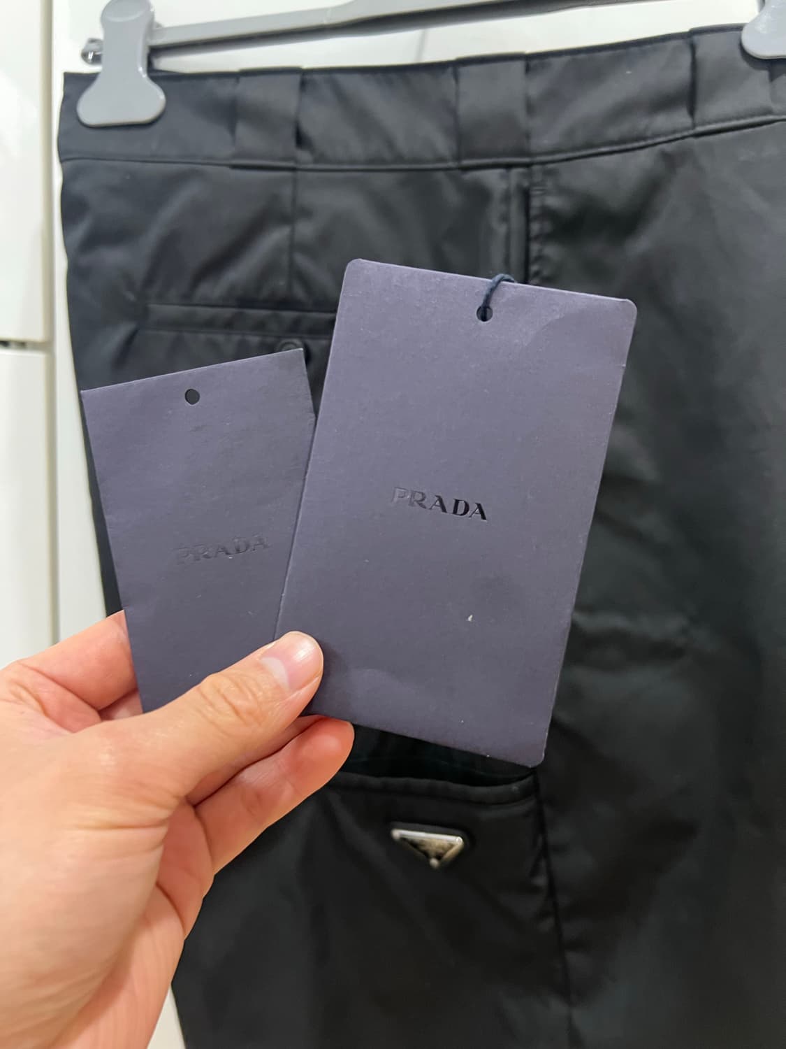 25fw 프라다 리나일론 버뮤다팬츠 (32-34) 상품이미지2