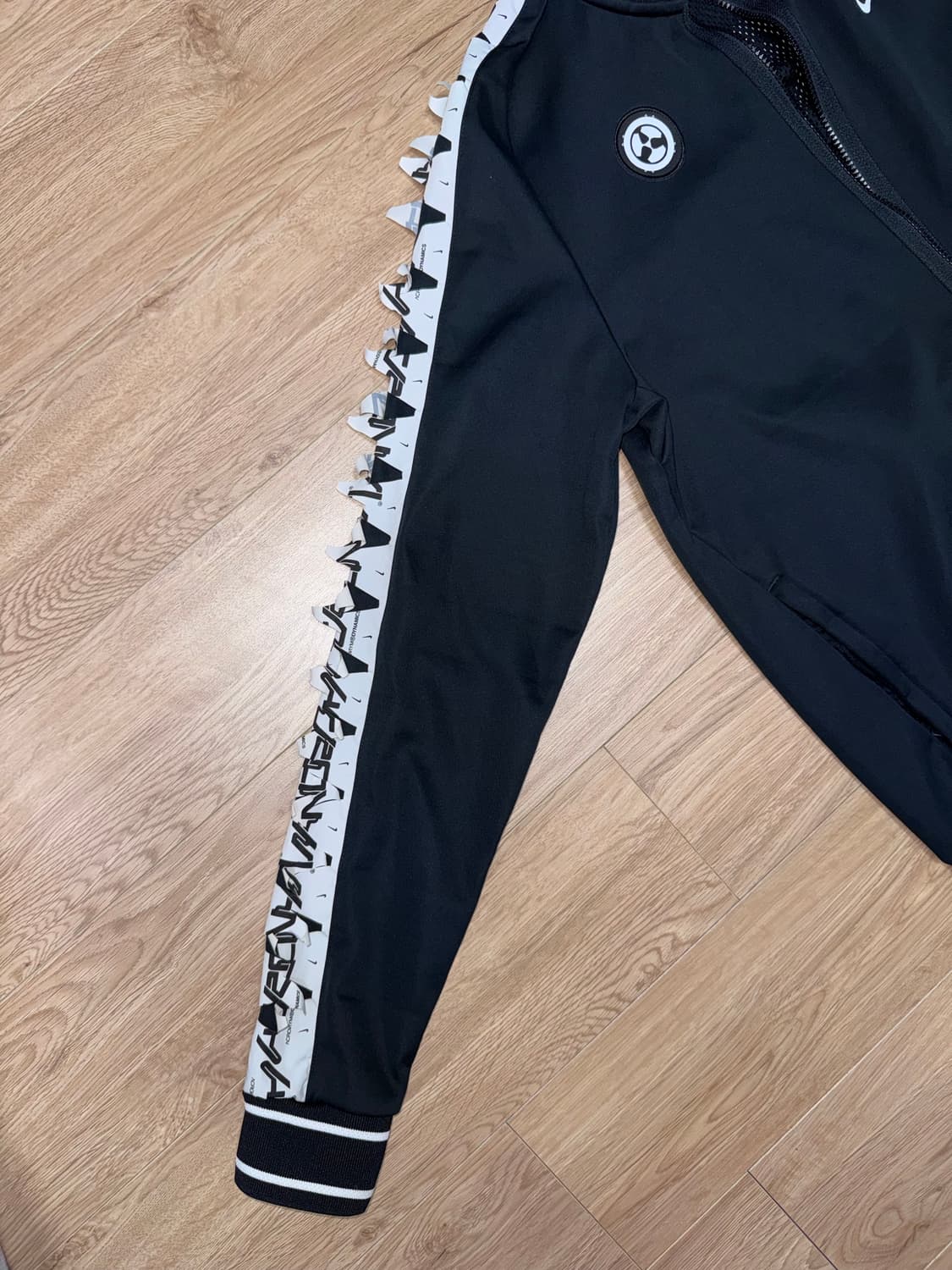 나이키 아크로님 트랙탑 상품이미지5