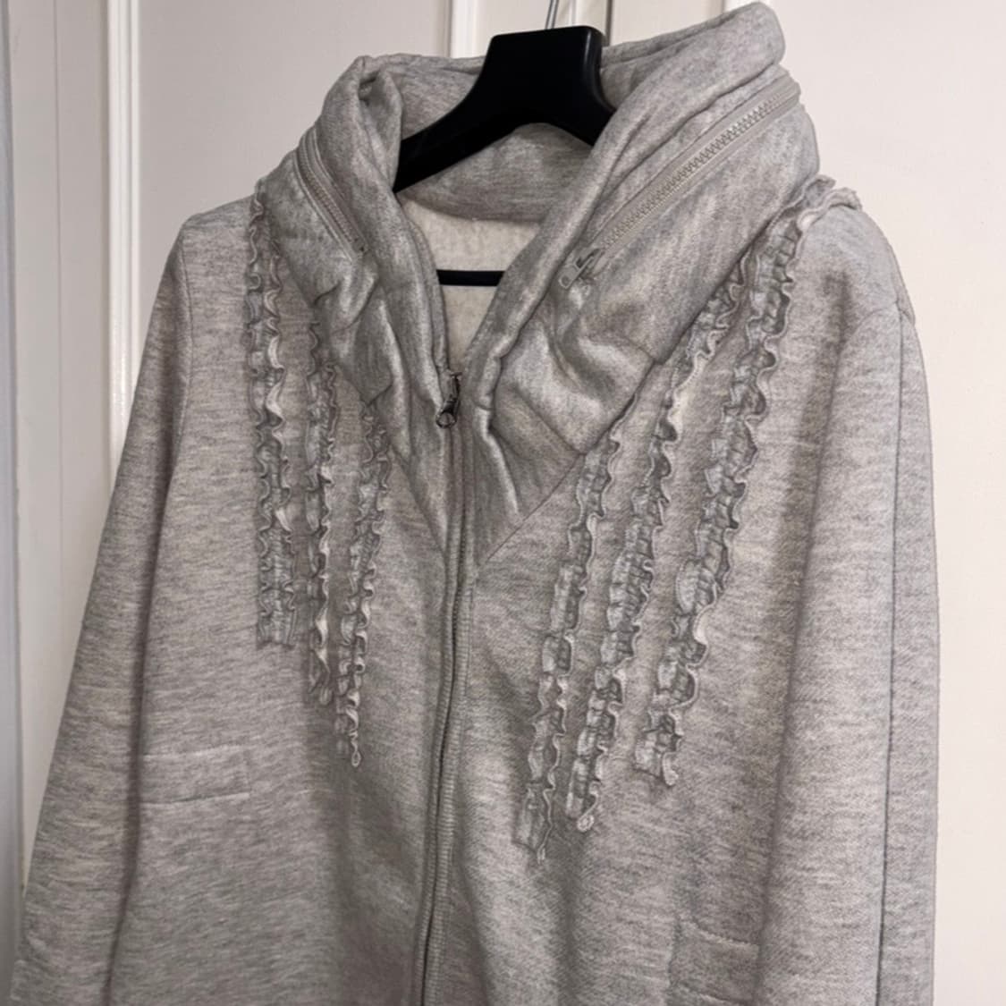 Ruffle grey hood zipup 상품이미지1