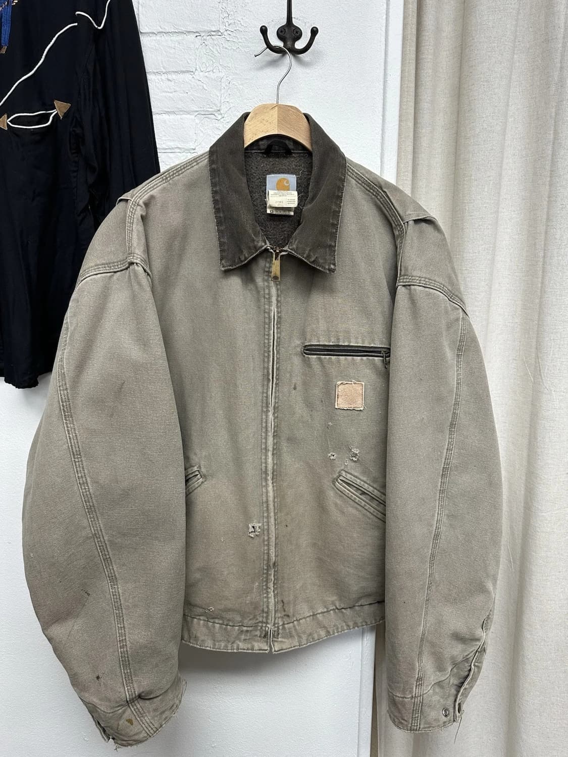 칼하트 J97 디트로이트 자켓 데저트 상품이미지2