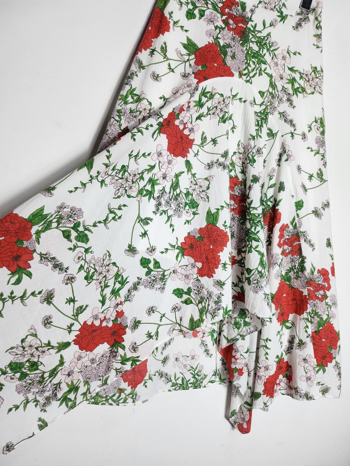 벨어썸 플라워 언밸런스 롱 스커트 상품이미지2