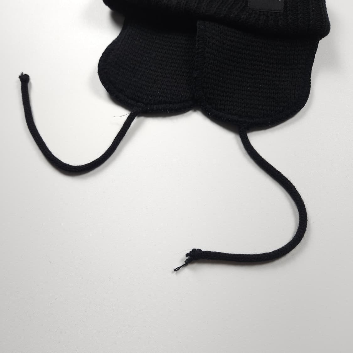 디미토 로고 이어플랩 비니 블랙 상품이미지4