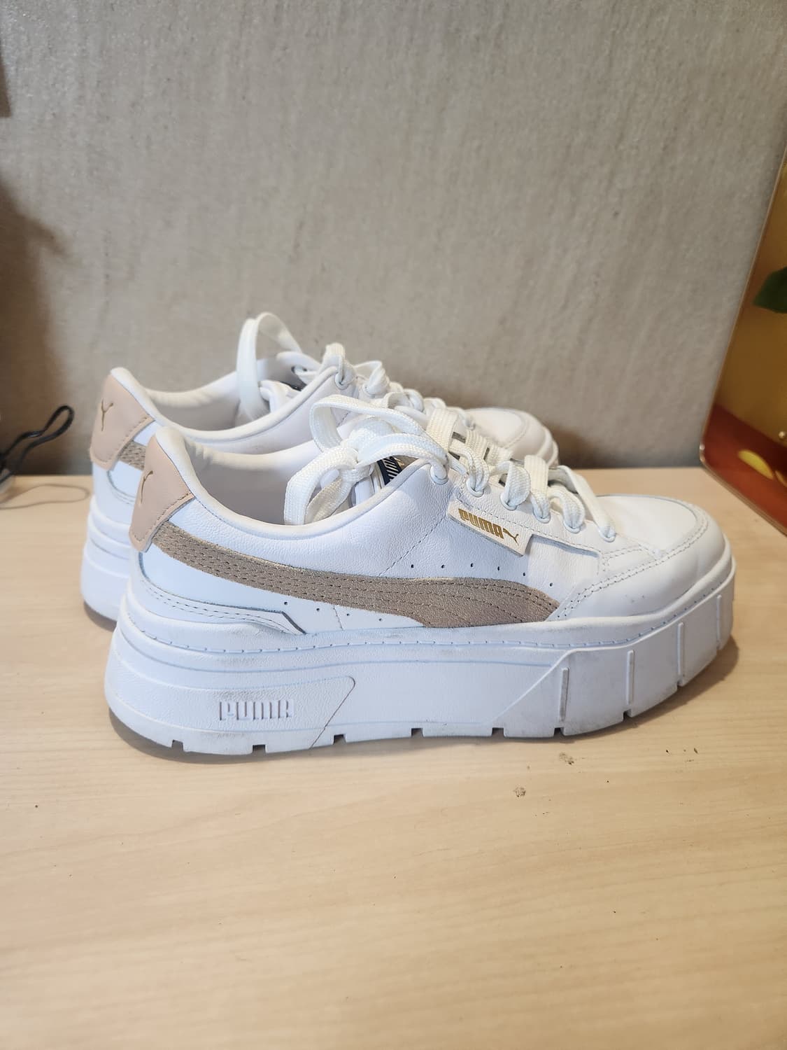 “[PUMA ] 퓨마 플랫폼 스니커즈 화이트베이지 24cm (컨디션  상품이미지3
