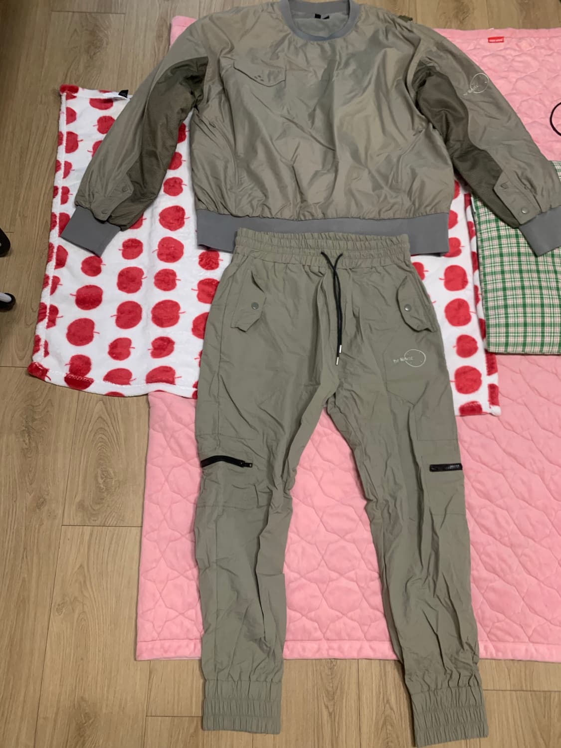 드네이지 풀오버 세트 셋업 판매 합니다 상품이미지8