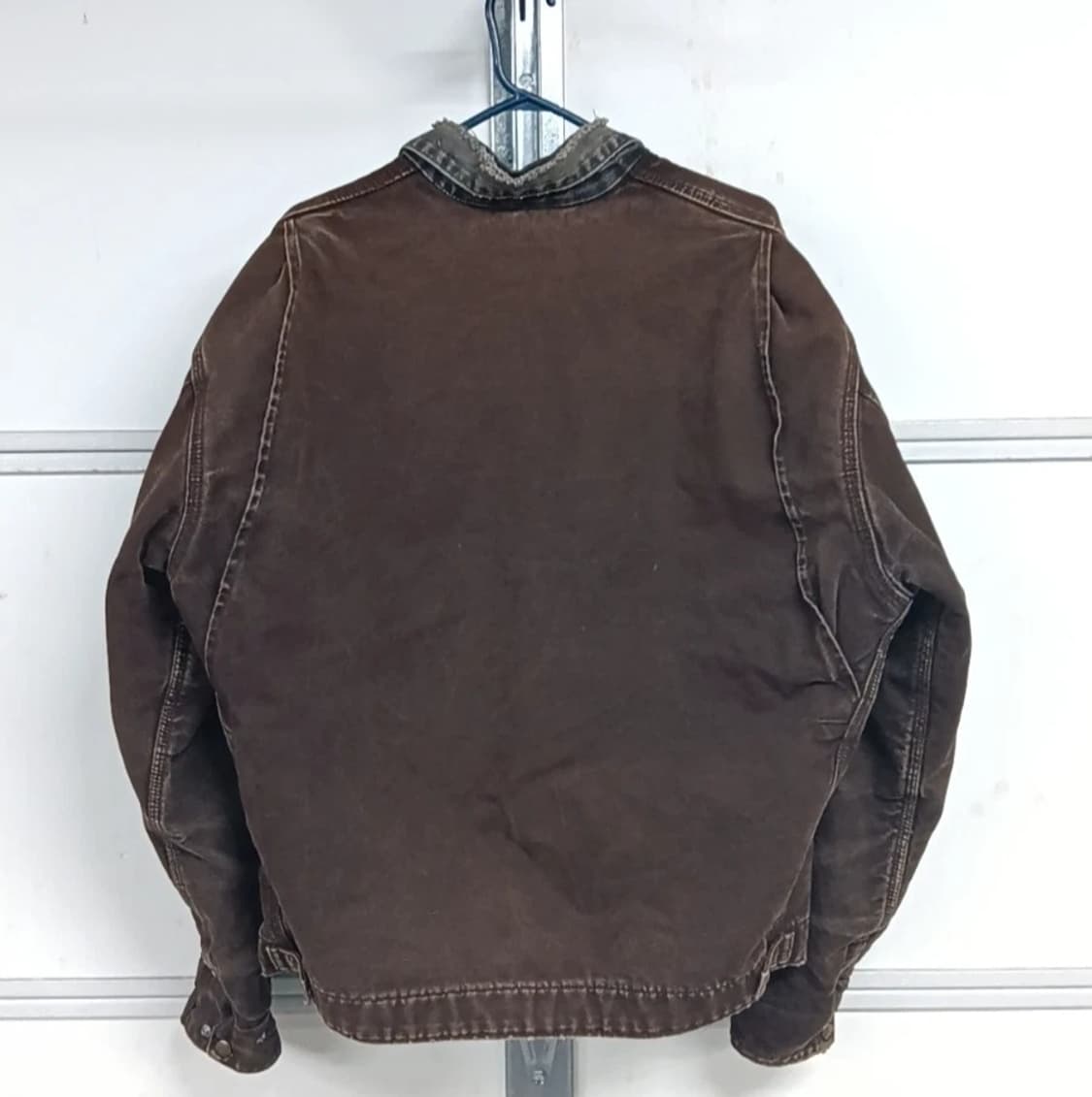 칼하트 J97 디트로이트 모왓 프리몬트 브리지 커스텀 자켓 다크브라운 상품이미지2