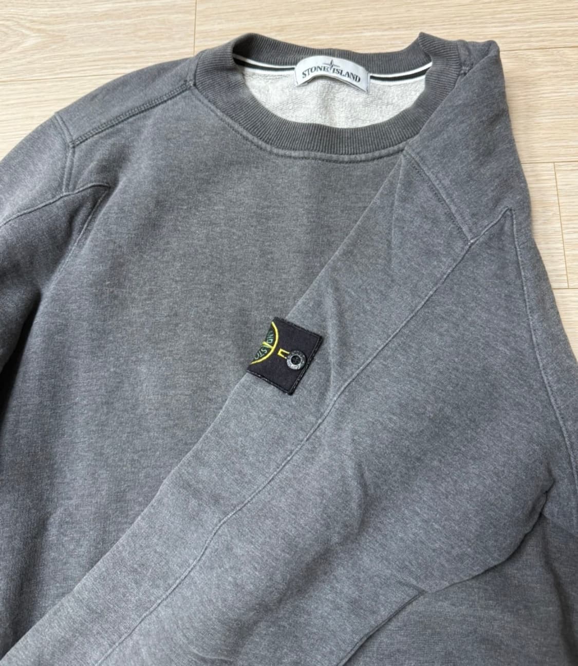 백화점판)  스톤아일랜드 맨투맨 100 사이즈  상태 9.0/10  사진 상품이미지4