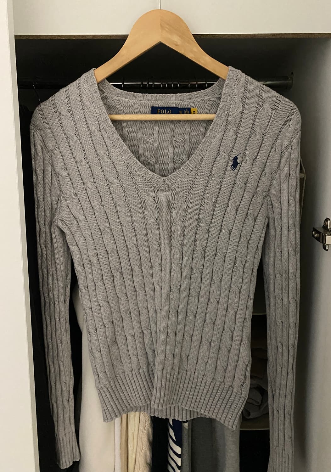 (QR인증 정품) 폴로 브이넥 니트 그레이 xs 상품이미지1