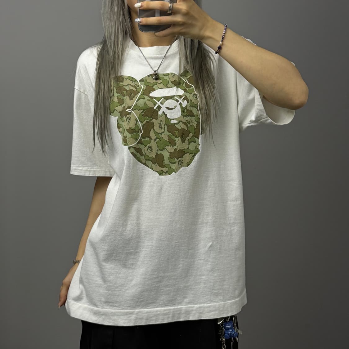 BAPE X KAWS 00s 베이프 카모 베어브릭 티셔츠 상품이미지1