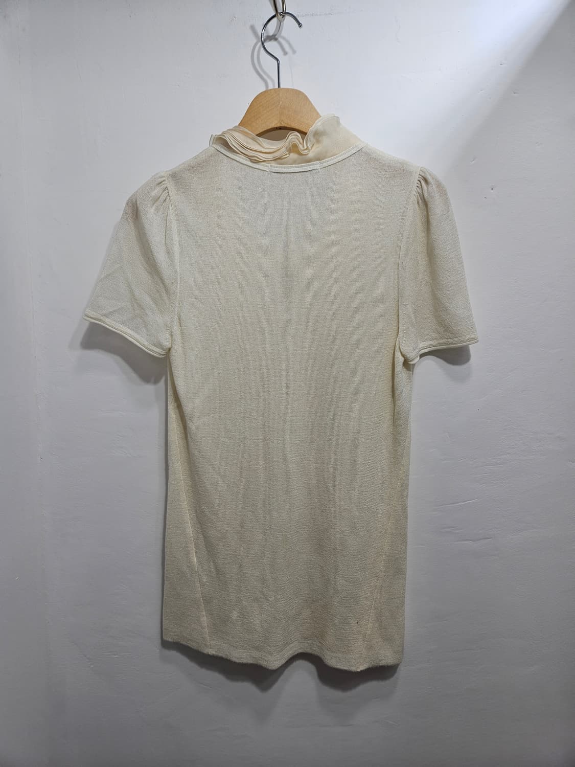 데코(DECO) 실크 프릴 장식 린넨혼방 반팔 니트 상품이미지8