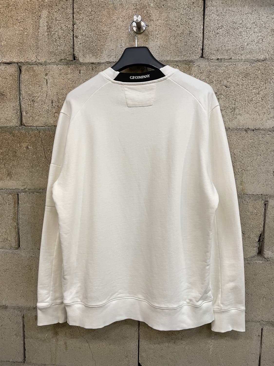 CP 씨피 컴퍼니 렌즈 맨투맨 상품이미지3