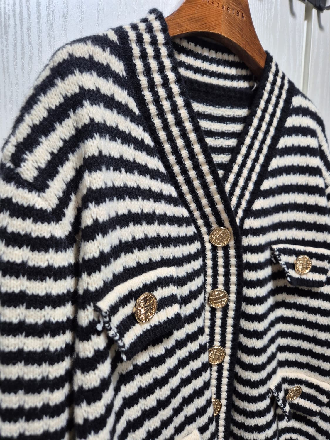 (세일)(새상품)vtg 스트라이프 금장 버튼 가디건 상품이미지4