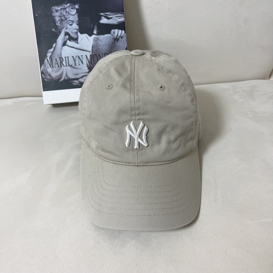 [정품] mlb 베이지 화이트로고 모자 상품이미지2