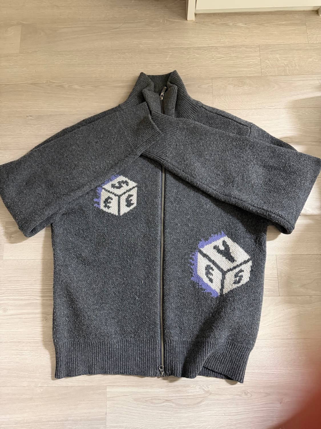 YESEYESEE 예스아이씨 다이스 니트 집업 M 상품이미지2