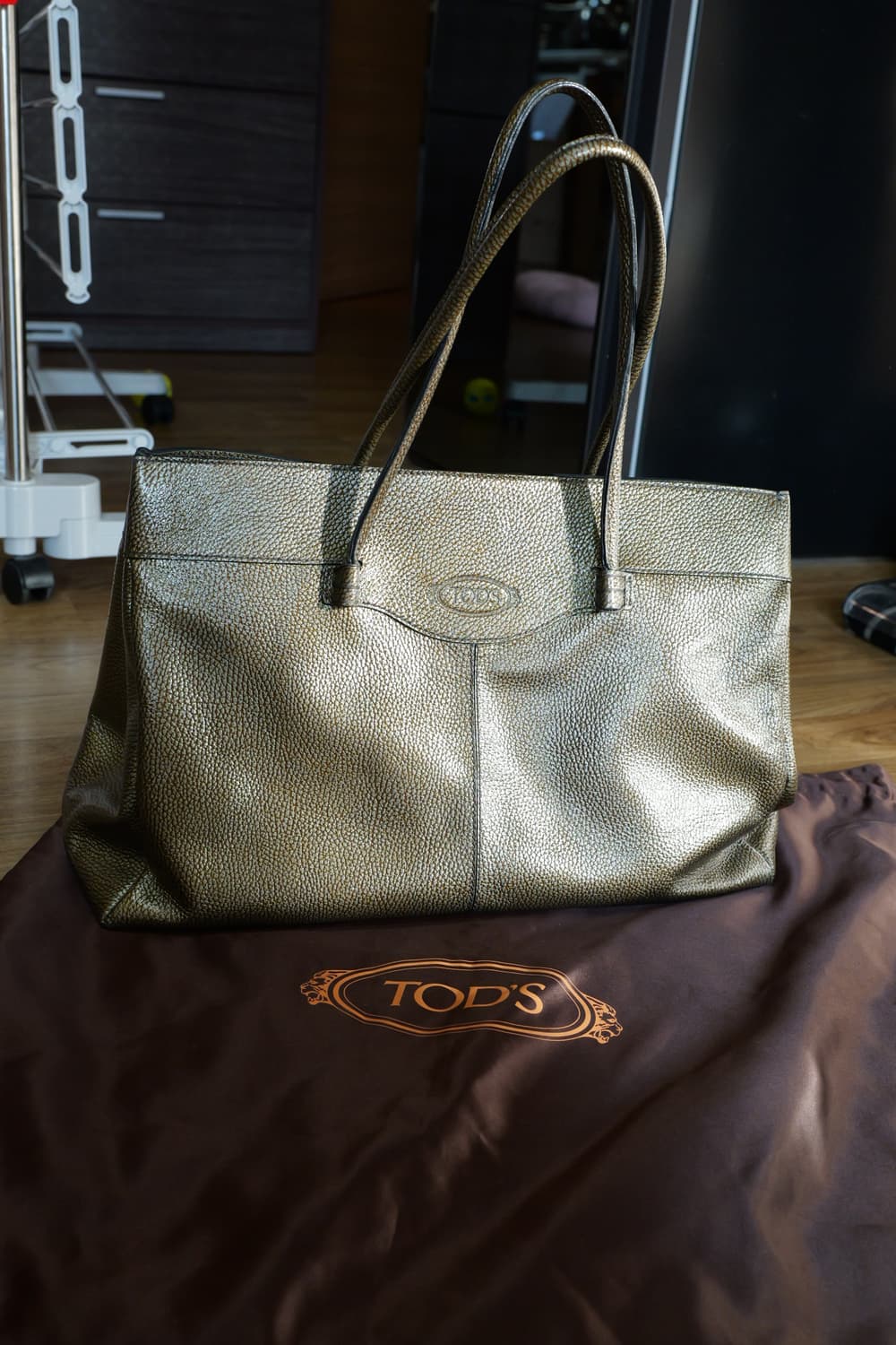 TOD'S 토즈 레더 토트백 브론즈 상품이미지1