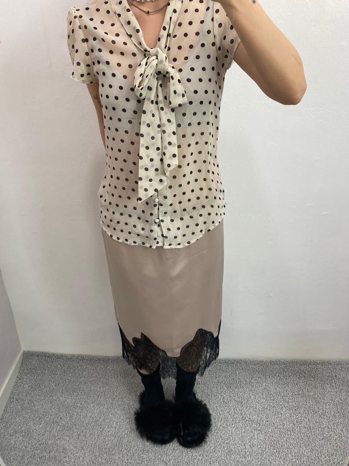 새틴 블랙 레이스 스커트 상품이미지2
