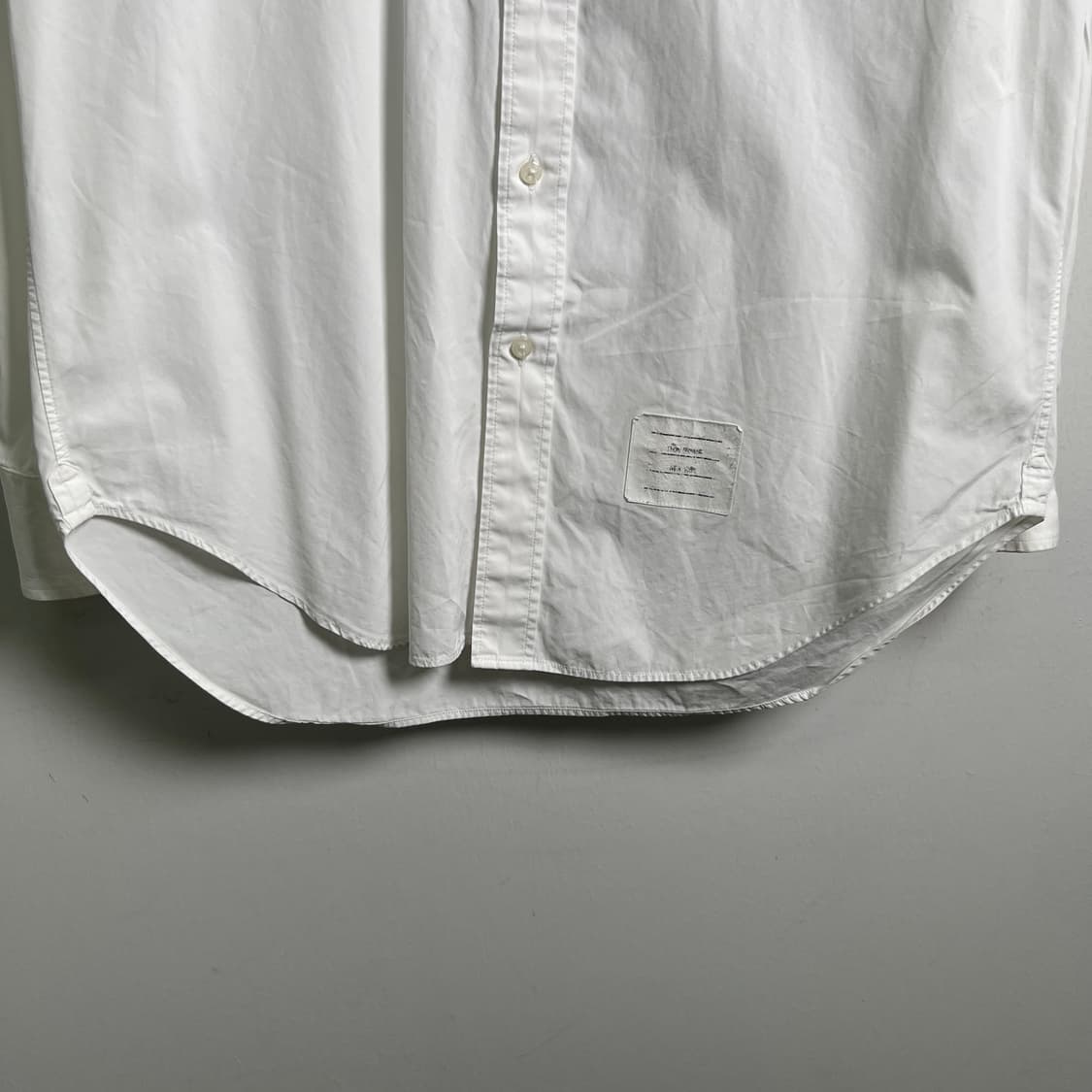 톰브라운 닻 자수 화이트 옥스포드 버튼다운 셔츠  상품이미지5