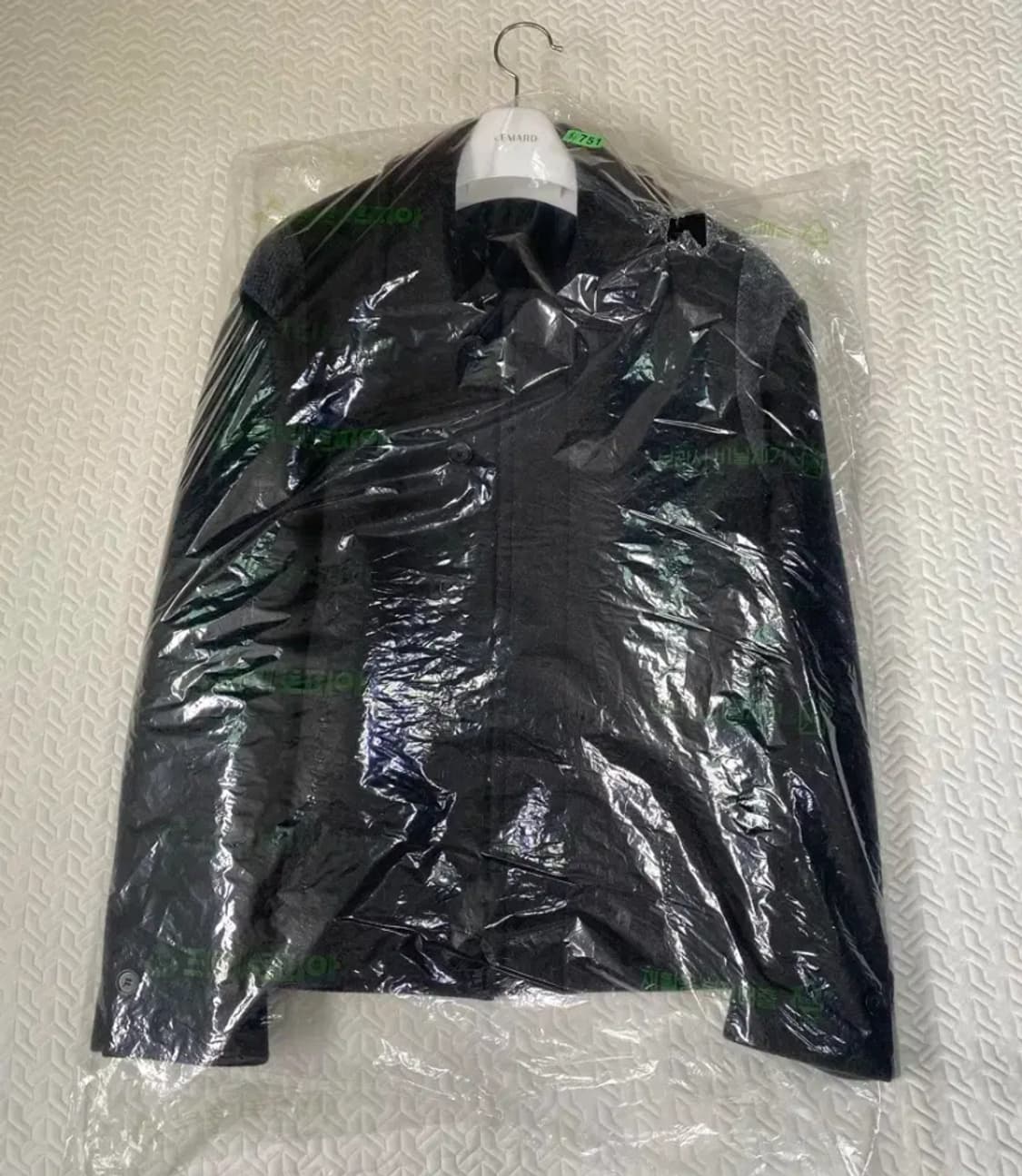 르마드 울 스타디움 미니멀 자켓 차콜 2사이즈 상품이미지3