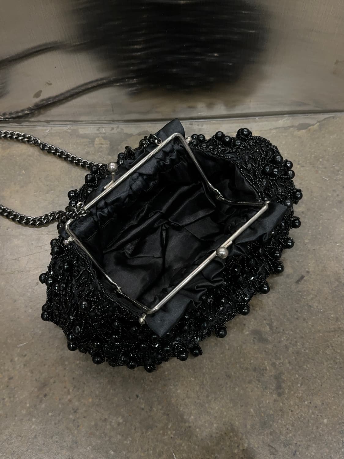 Black beads coin chain bag 상품이미지3