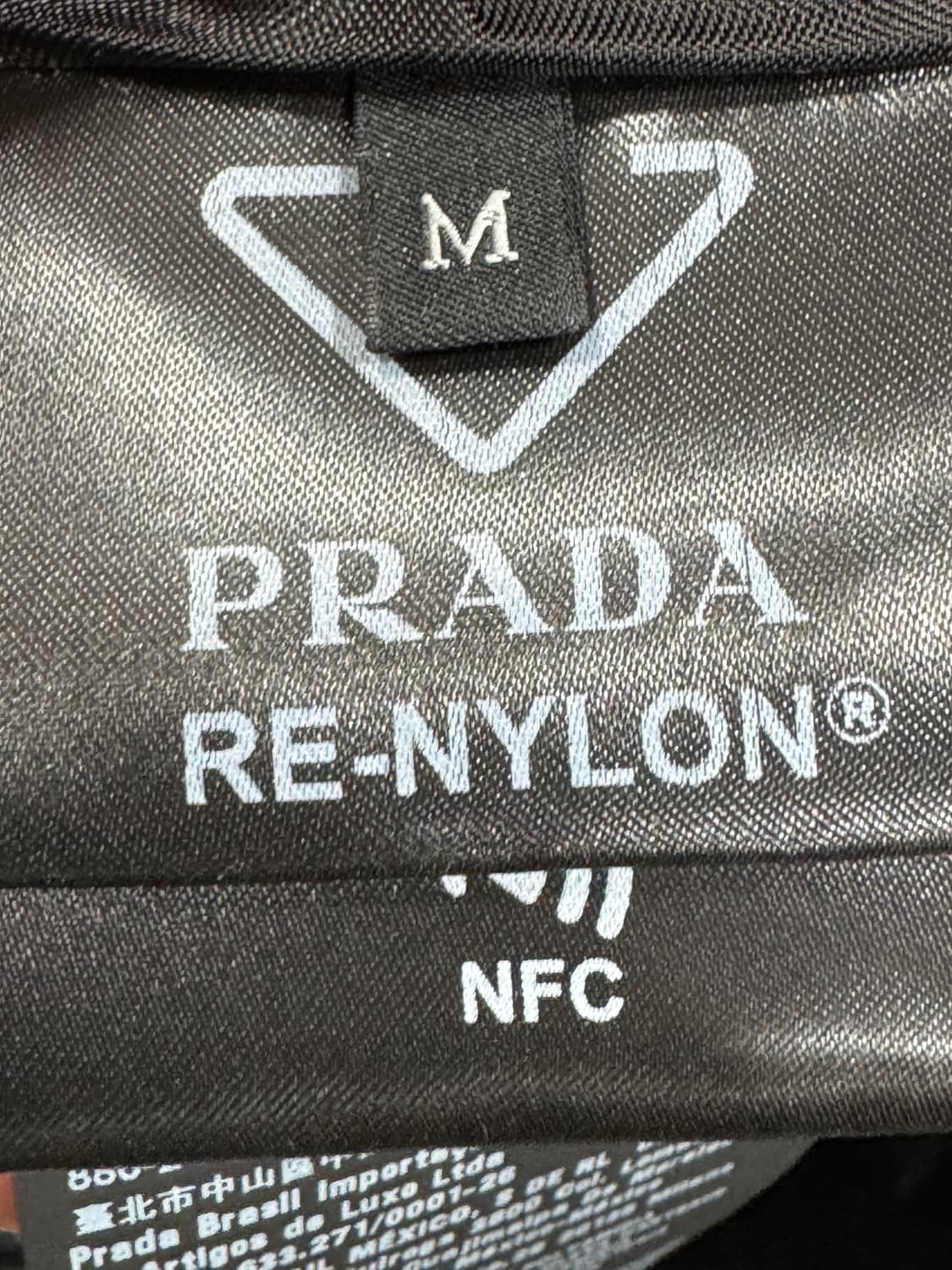 프라다 삼각로고 나일론 리버서블 양면 패딩 M   상품이미지4