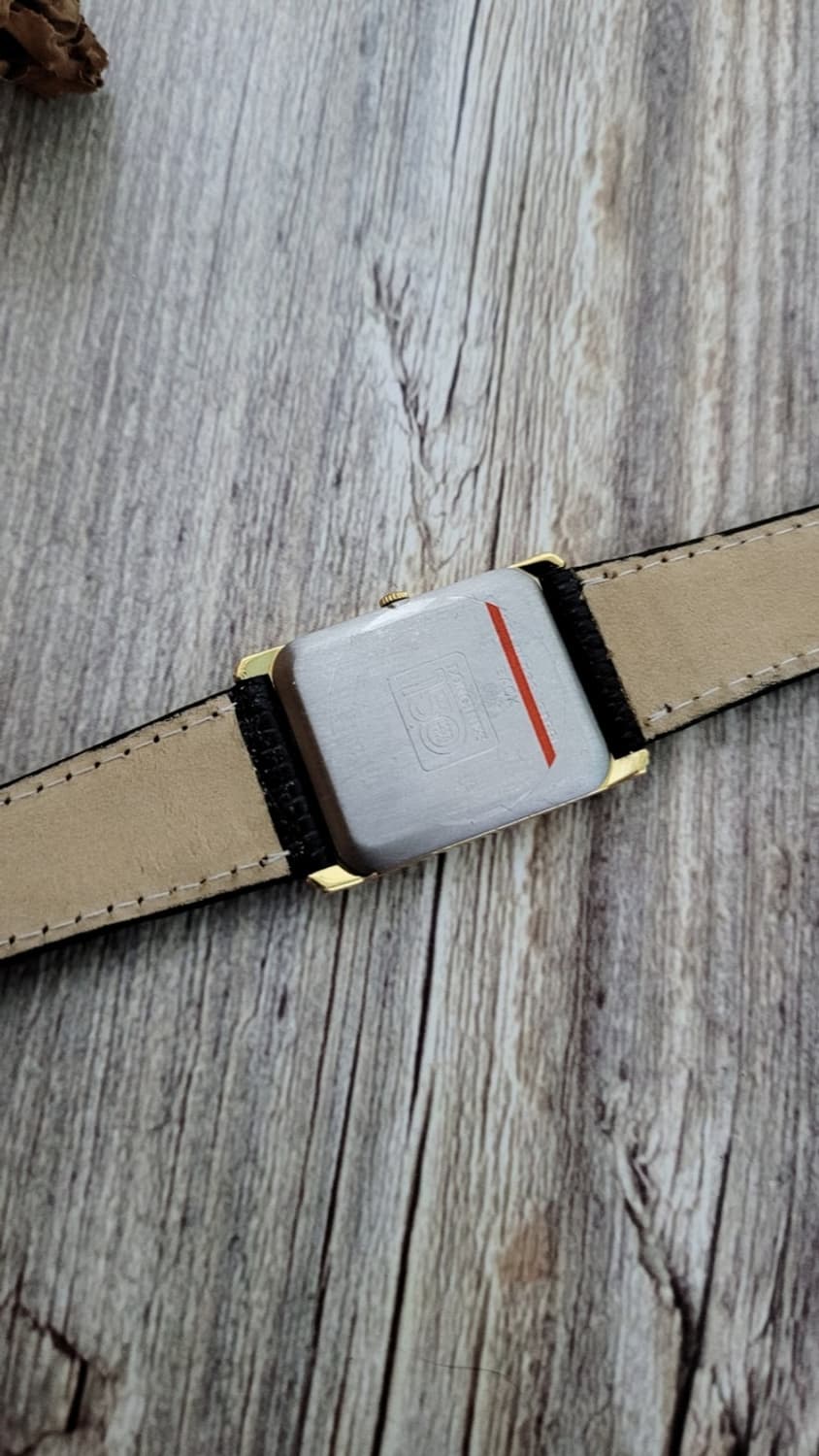 정품 론진 150주년  탱크 클래식 남성용 쿼츠시계 상품이미지9