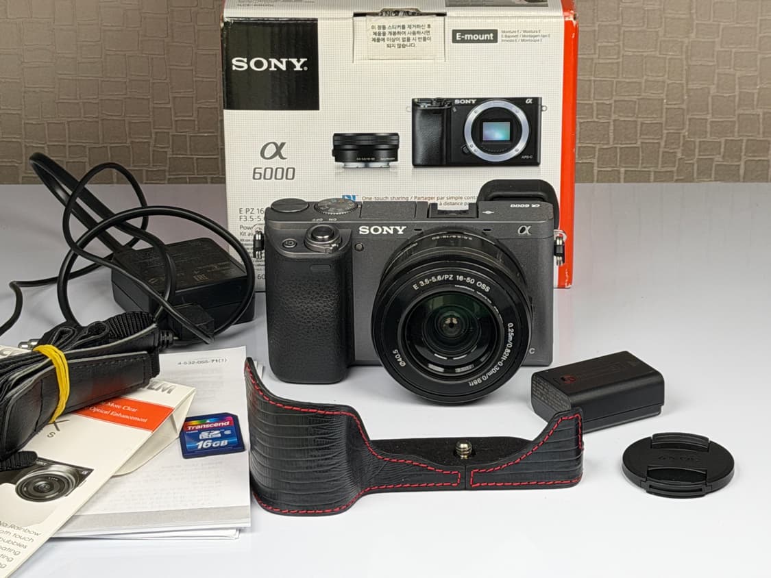 소니 A6000 그레이 미러리스 카메라 상품이미지1