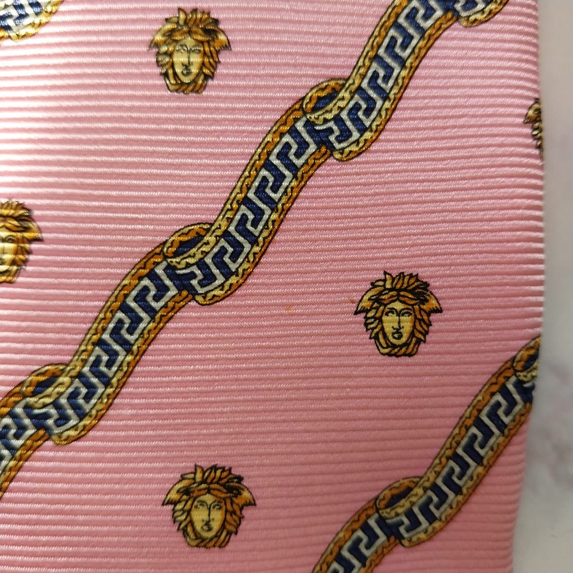 베르사체 실크 핑크 메두사 체인 패턴 넥타이 9.8cm A등급 K1346 상품이미지9
