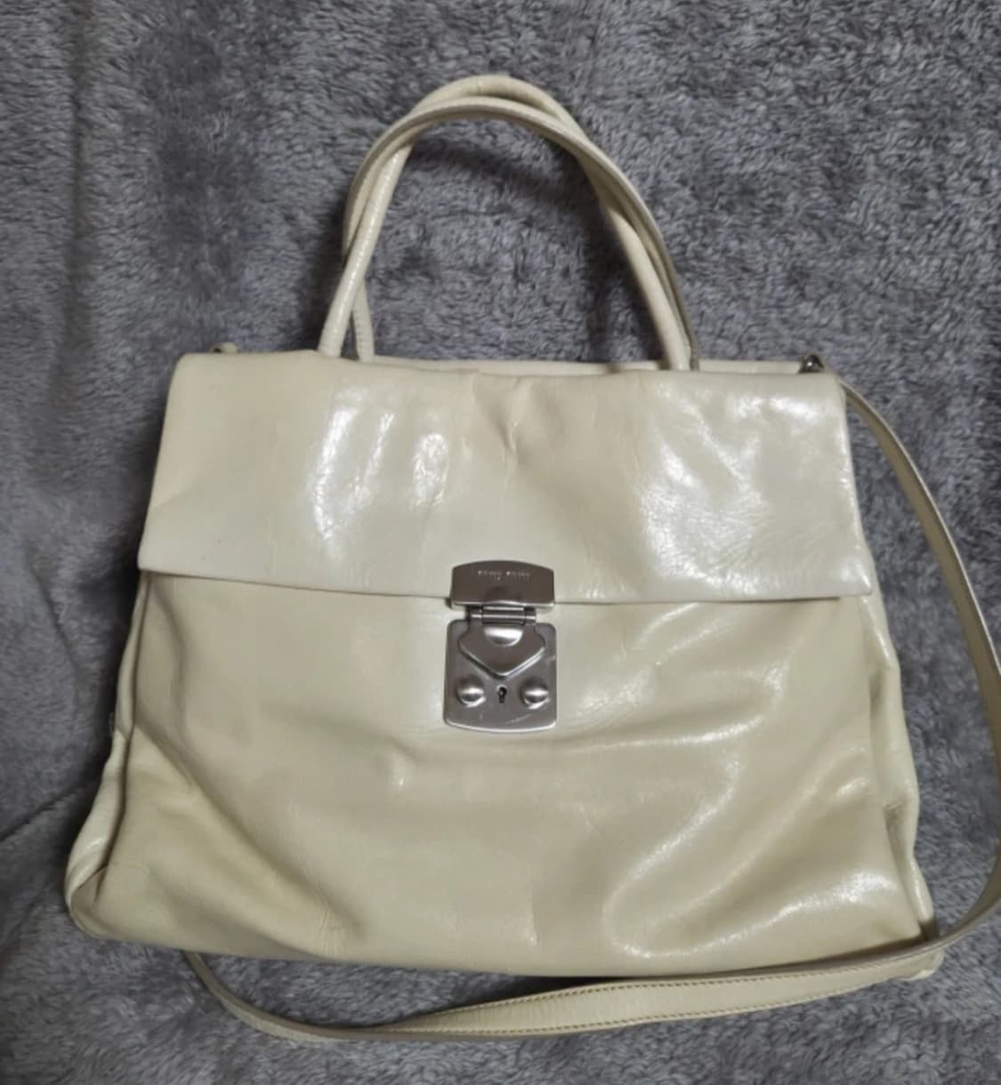 Miumiu 크림 아이보리 사첼백 도트백 상품이미지4