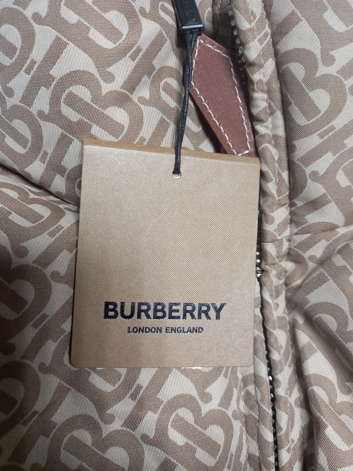 버버리 TB 모노그램 패딩  M(실용100~105) 상품이미지2