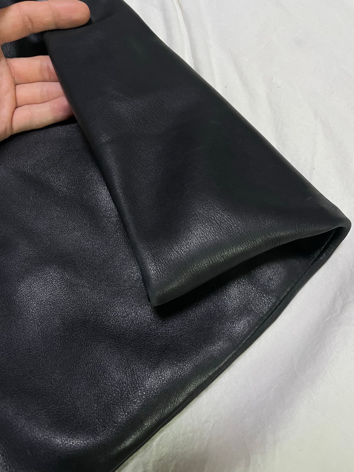 코스 레더 숄더백 상품이미지6