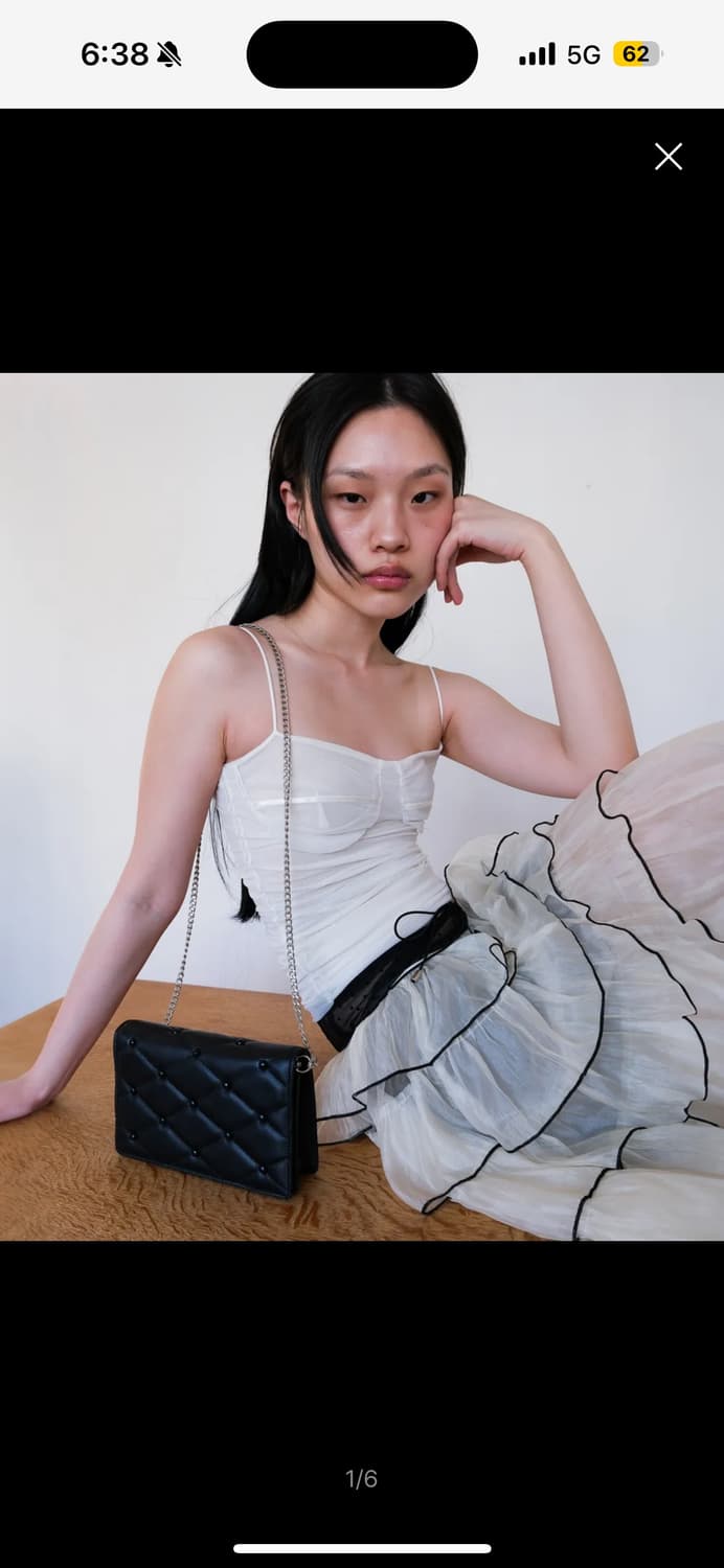 루즈슬립오버 미니 스터드 카우 레더 퍼프 크로스바디 상품이미지1