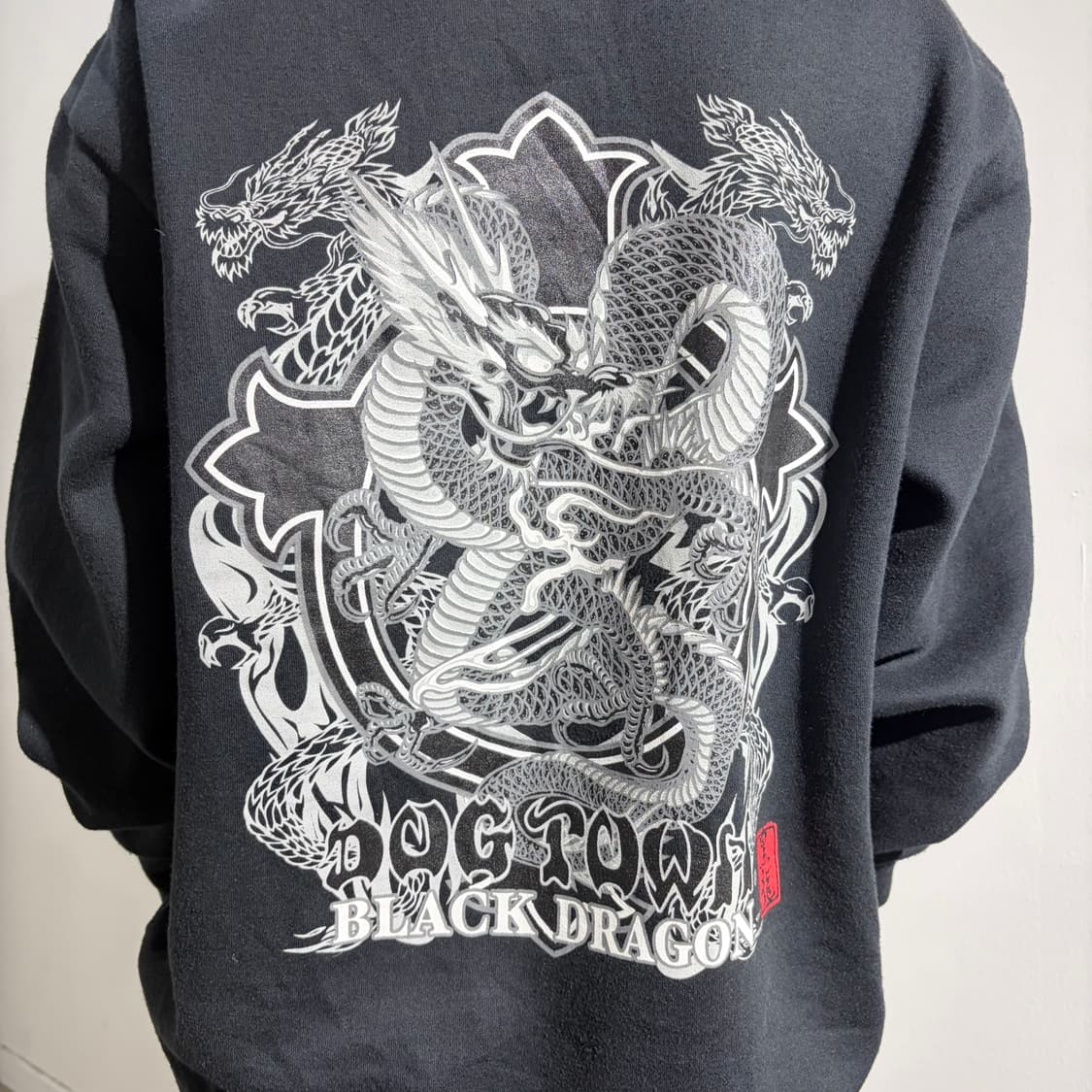Dog town 블랙드래곤 프린팅 긴팔 맨투맨 상품이미지5