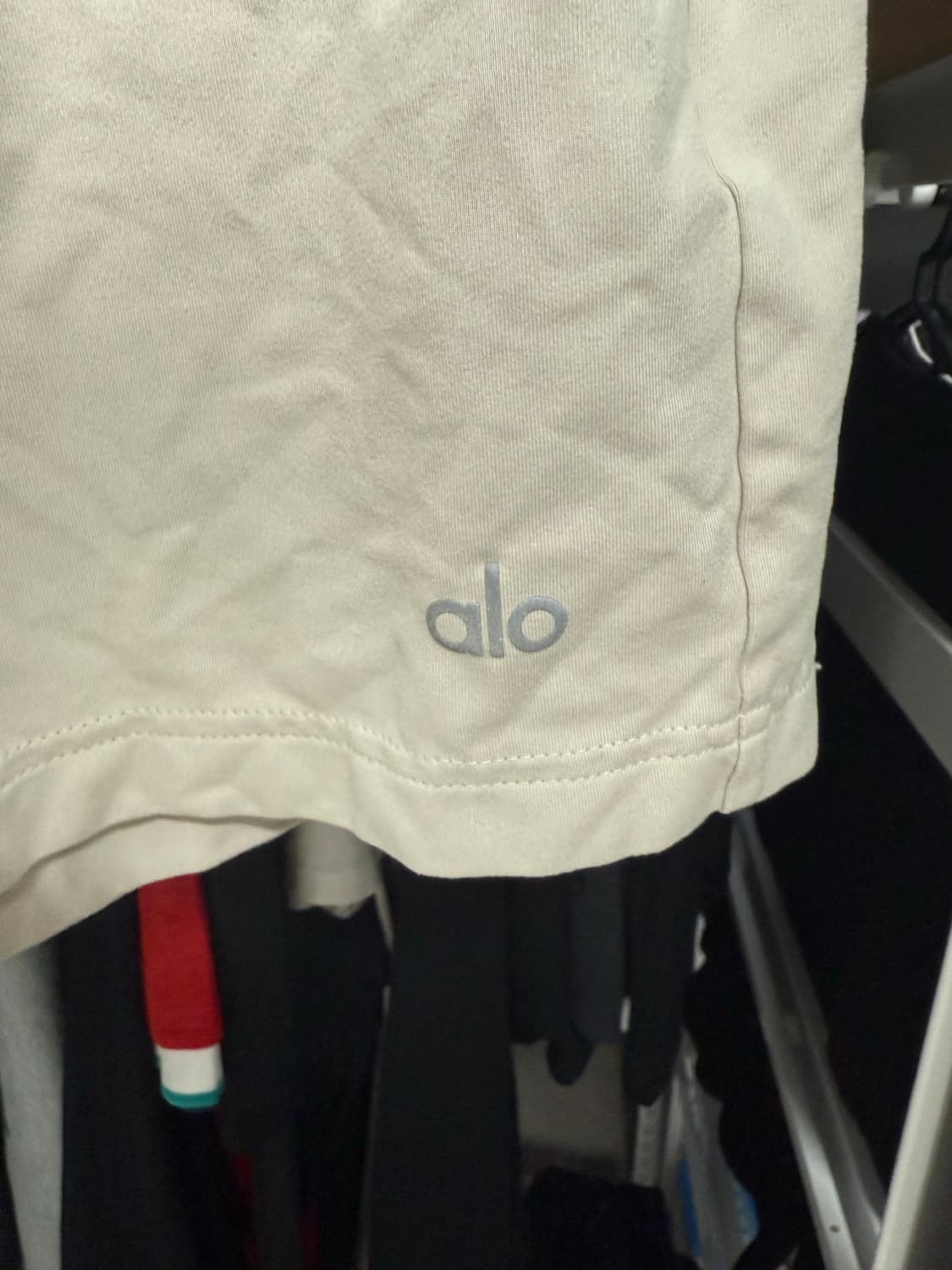 [S] alo yoga 알로요가 쇼츠 아이보리 상품이미지2