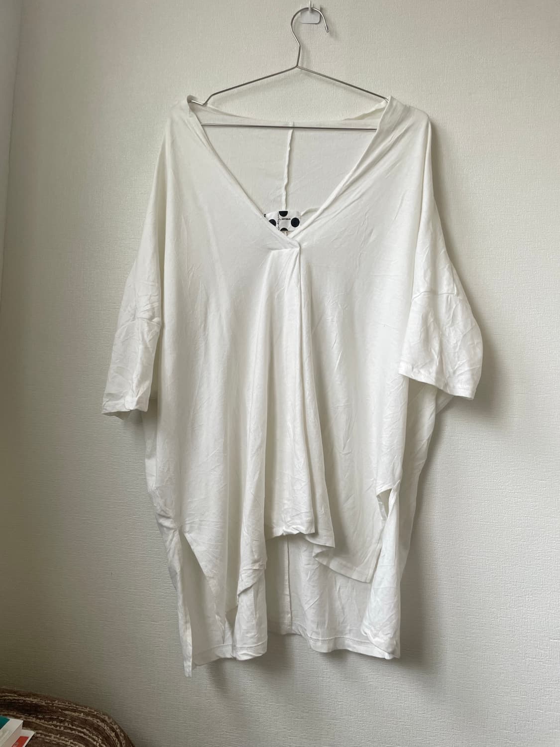 Japanese White Wrinkle Deep V-Neck 상품이미지1