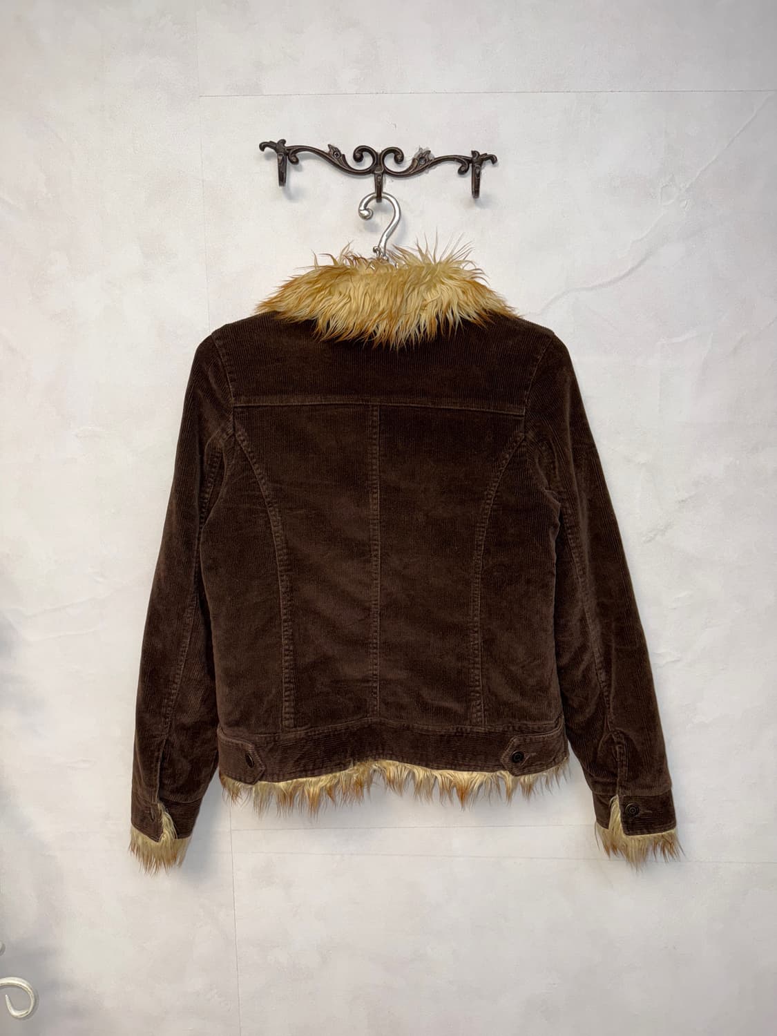 Brown corduroy fur trimmed button jacket 상품이미지3