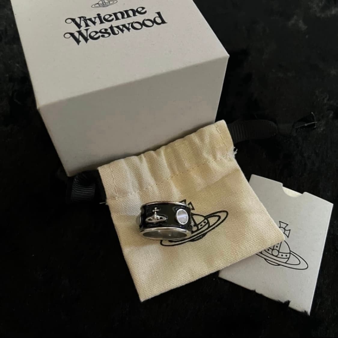 비비안웨스트우드 아카이브 블랙원석링 반지 상품이미지3