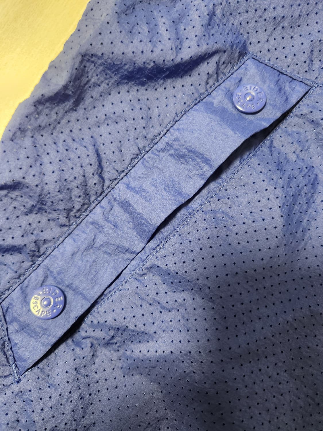 아이더 경량 후드 탈부착 바람막이(봄,여름용) 사이즈100 L

어깨로고 상품이미지7