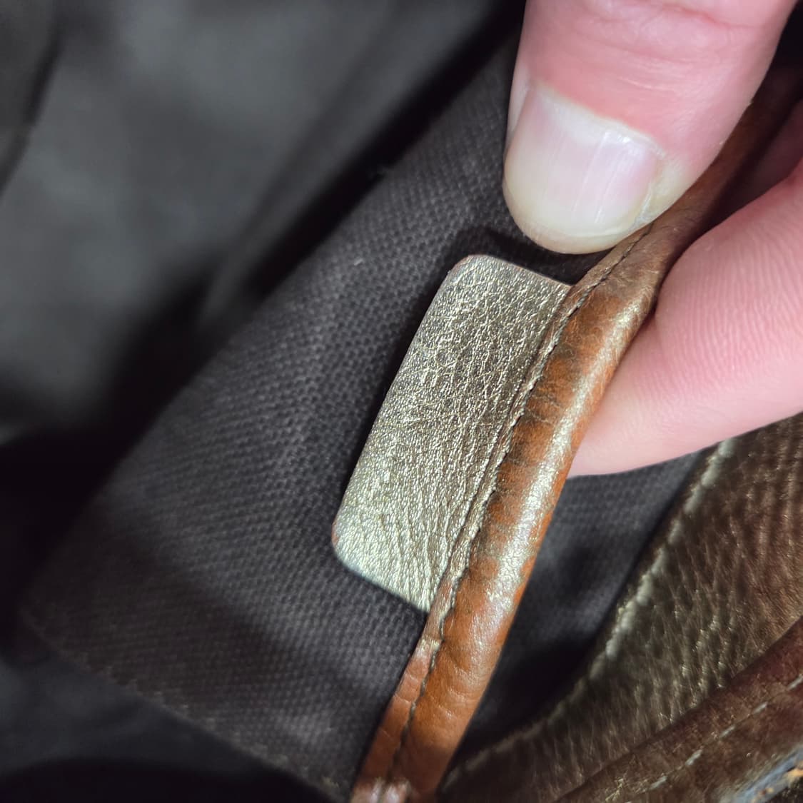 버버리 버킷 숄더 상품이미지7