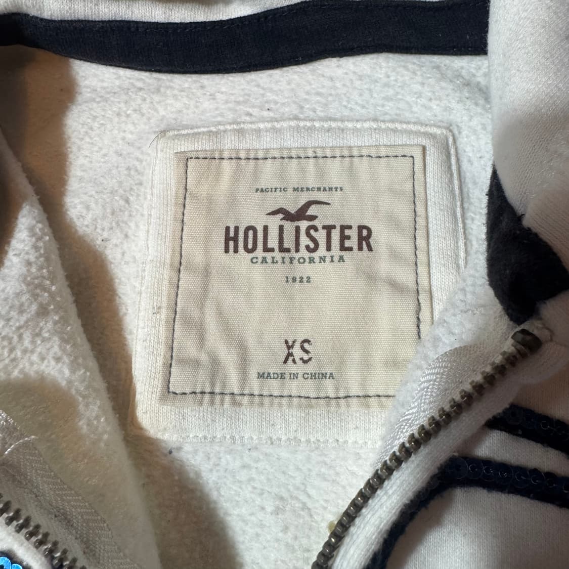 Hollister 홀리스터 크림 컬러 로고 후드집업 상품이미지4