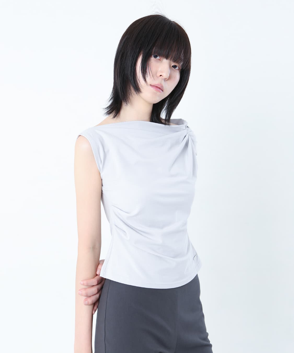 미세키서울 Slanted sleeveless top GREY  상품이미지1