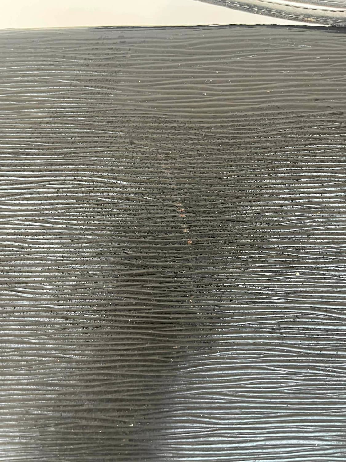 루이비통 정품 에삐 가죽 클러치백 상품이미지10