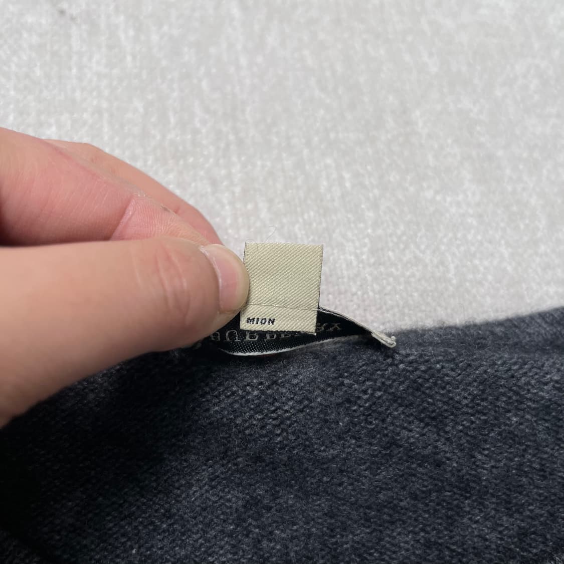 100 버버리 캐시미어 기마로고 니트 상품이미지4